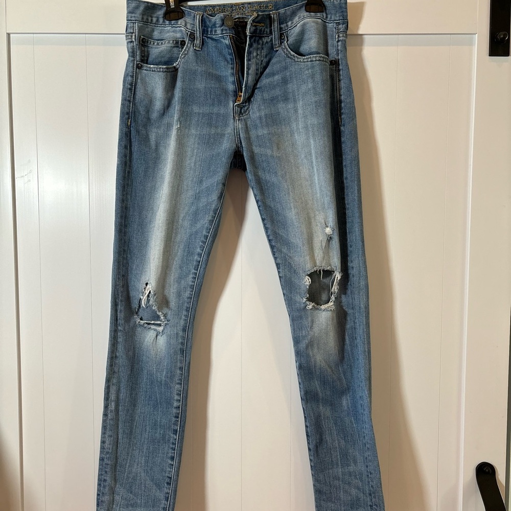 American Eagle Ripped Blue Jeans. Men’s 32/30